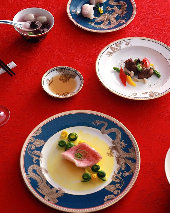 今年龙年限定很多都精致又实用！不管美妆、鞋履、箱包和成衣都用