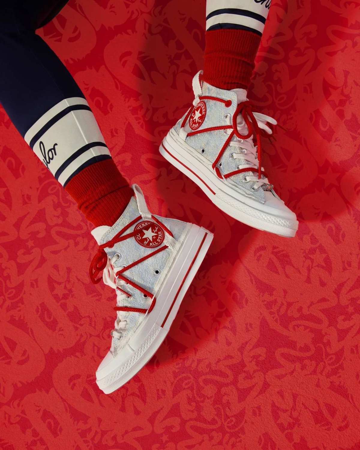 匡威今年的龙年限定颜色也很不错，经典款百搭而且龙年细节感很棒