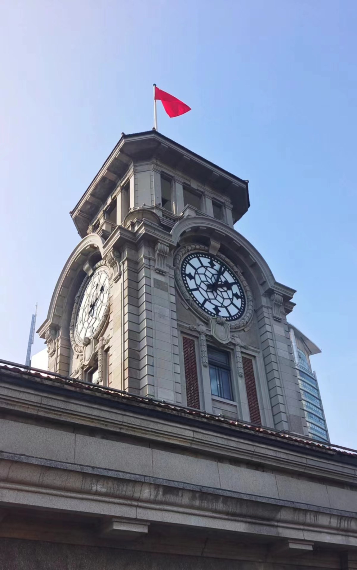 历史博物馆楼顶的钟楼，当时拍的时候，觉得真的要细节有细节，要