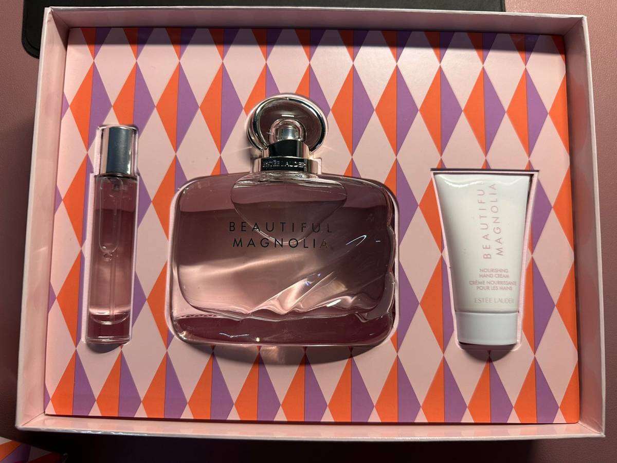 海淘第二单，为了凑单买了一个套盒香水。结果运转不能混寄，分箱