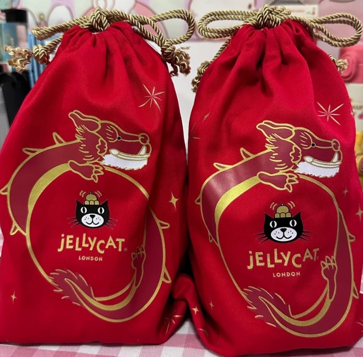 还有谁还不知道jellycat的龙年新春限定防尘袋横空出世了