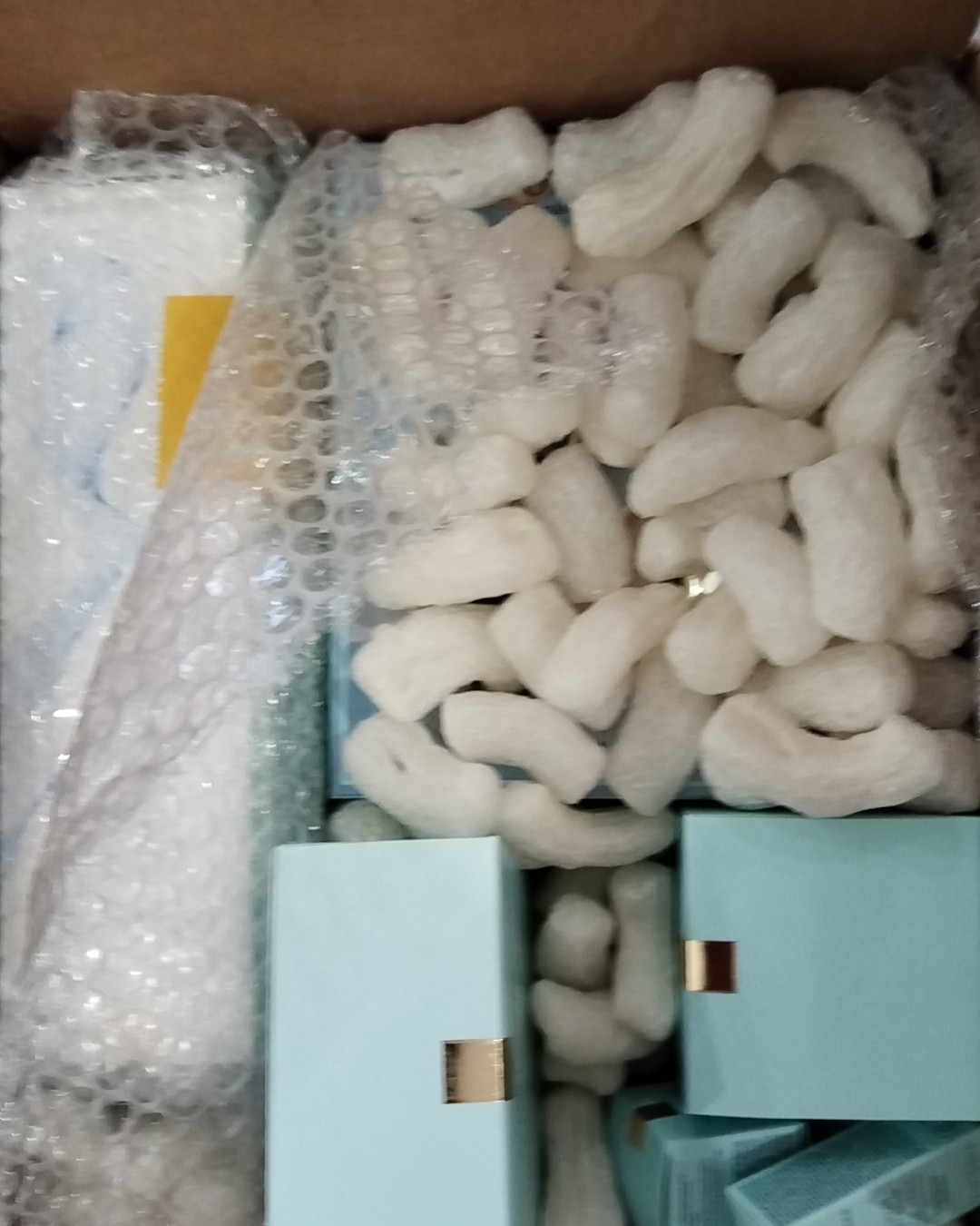 感谢雅诗兰黛拯救了我的问题肌肤。 二十出头在最爱美的年纪，开