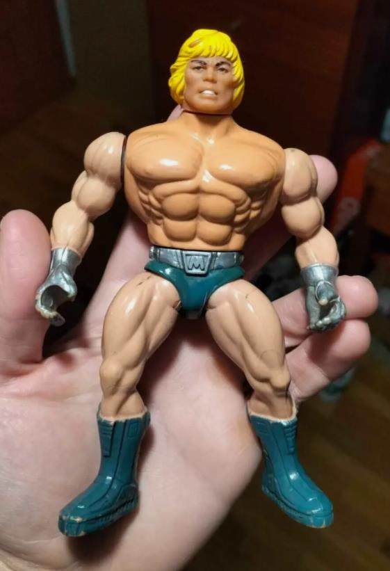 最近收集神力无敌 ip玩具，这款希曼复古版玩具一直都想买，下