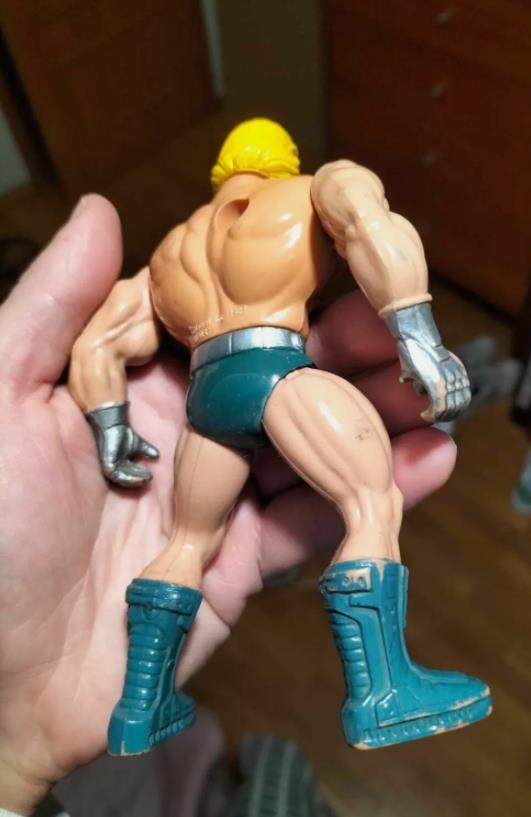 最近收集神力无敌 ip玩具，这款希曼复古版玩具一直都想买，下