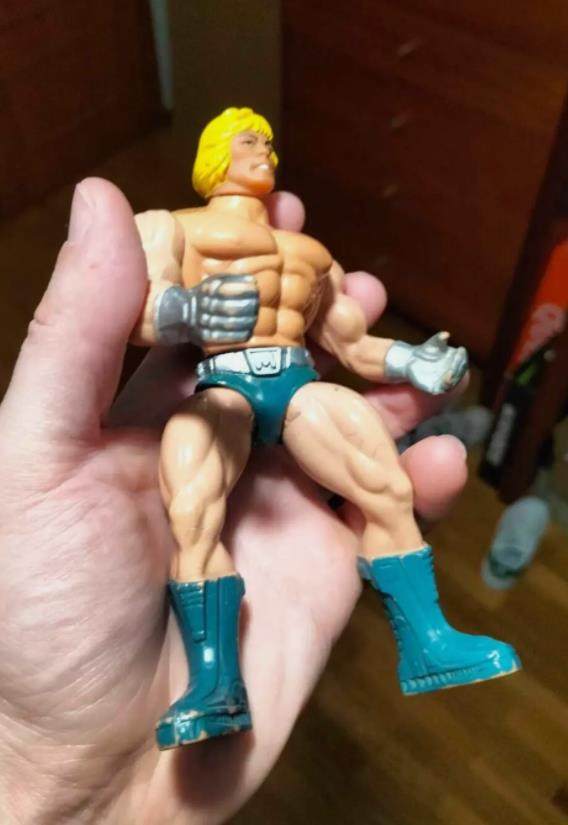 最近收集神力无敌 ip玩具，这款希曼复古版玩具一直都想买，下