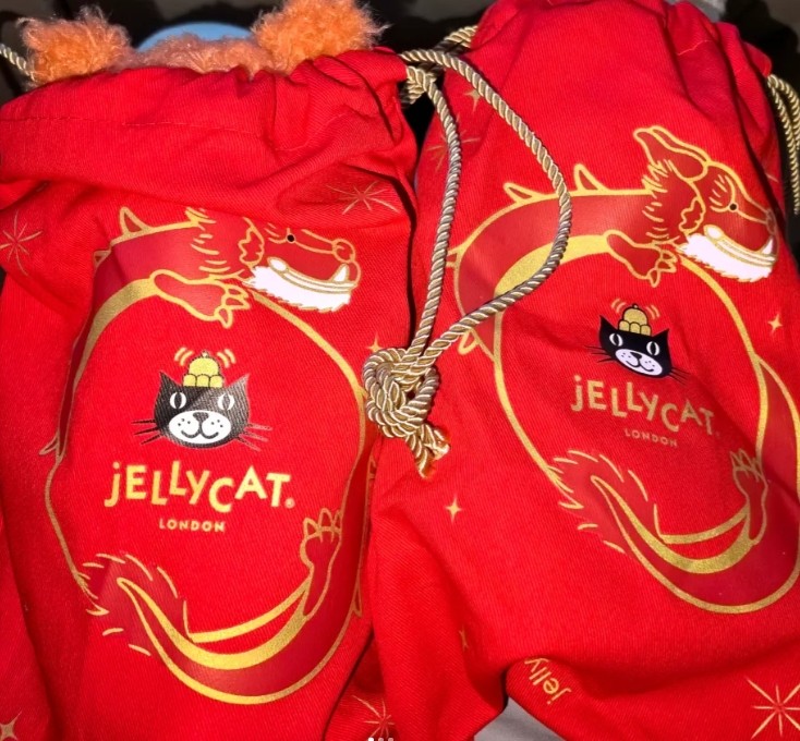 今年jellycat不仅有龙年限定的小火龙，连包装都有龙年限