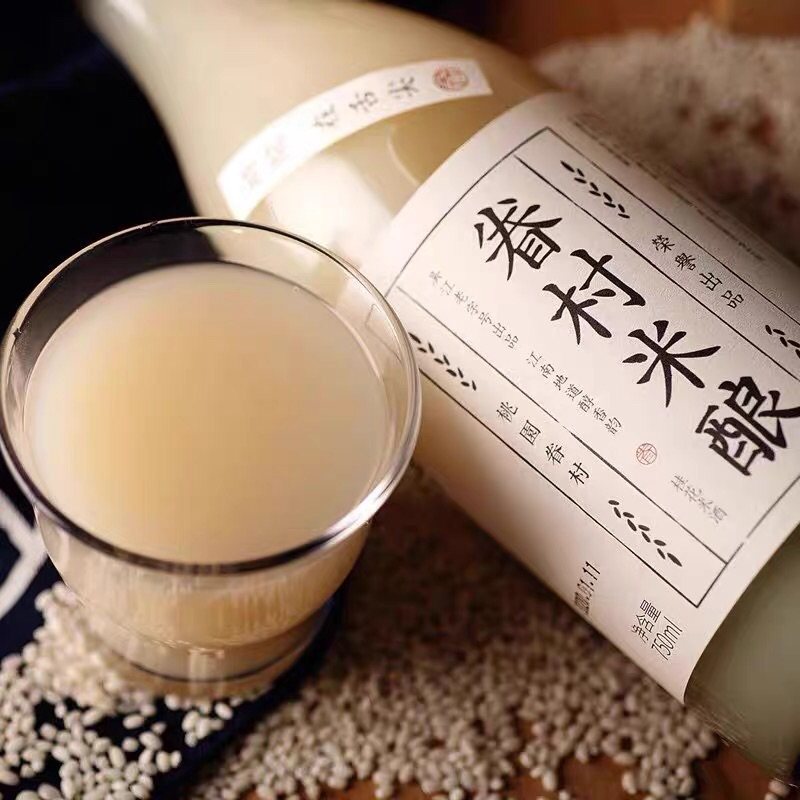 过年聚会宴客都会要准备酒水饮料，除了长辈们要喝的酒，小的也可