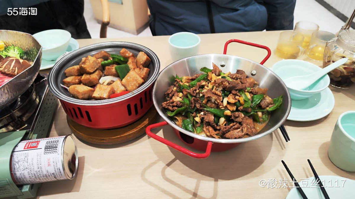 这个餐厅我一般都是当那种日常餐吃的，因为都是这次的菜嘛，然后