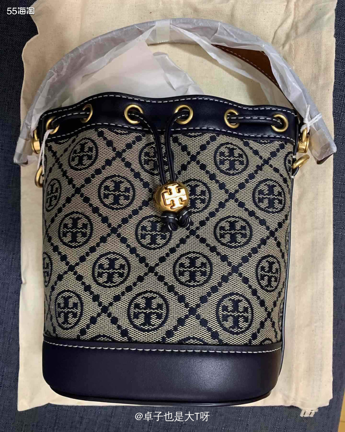 品牌:Toryburch 款式:迷你水桶包 材质:布料+皮革