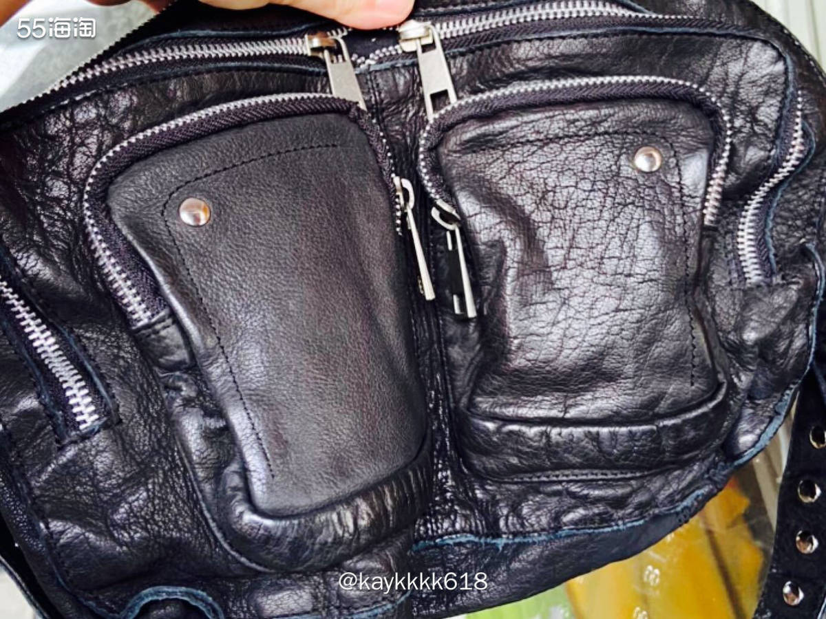 之前就分享过丹麦Nunoo的设计师品牌，他家的机车包超级出名