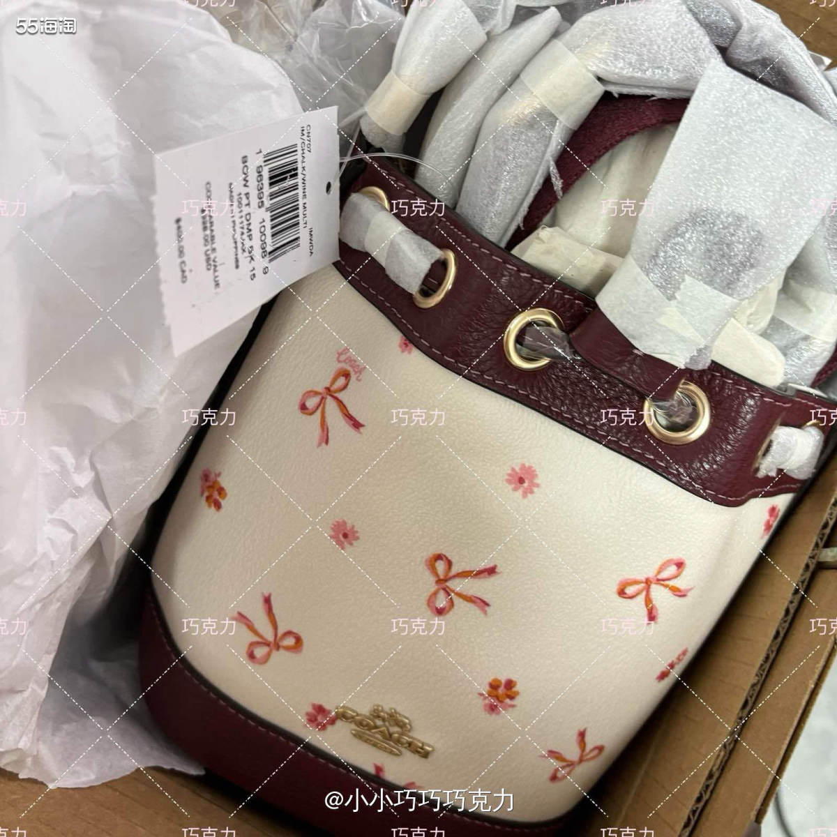 这是我攻克coach奥莱买的第一个包包，是帮朋友买的，黑五的
