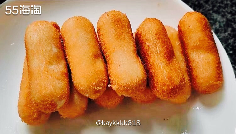 过年必备各种好吃的招待亲朋好友，今年又准备的零食就是红糖糍粑