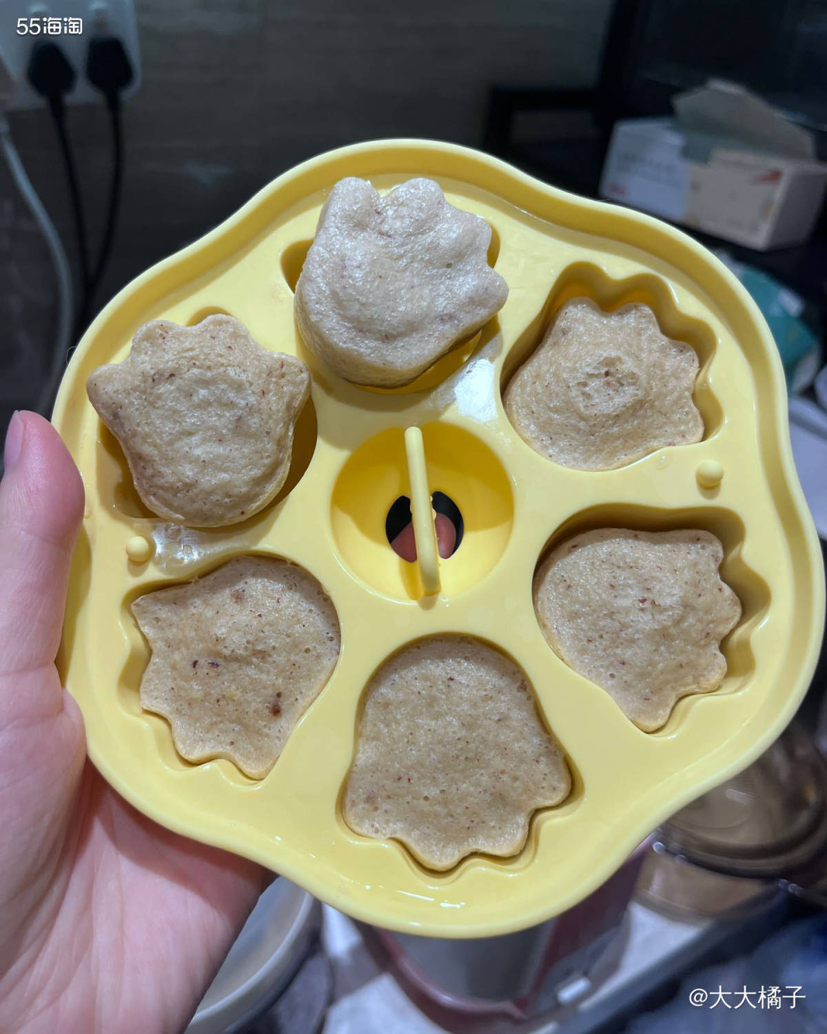 👧女儿一岁了，当妈之后真的变成万能的了，每天变着法想给她做