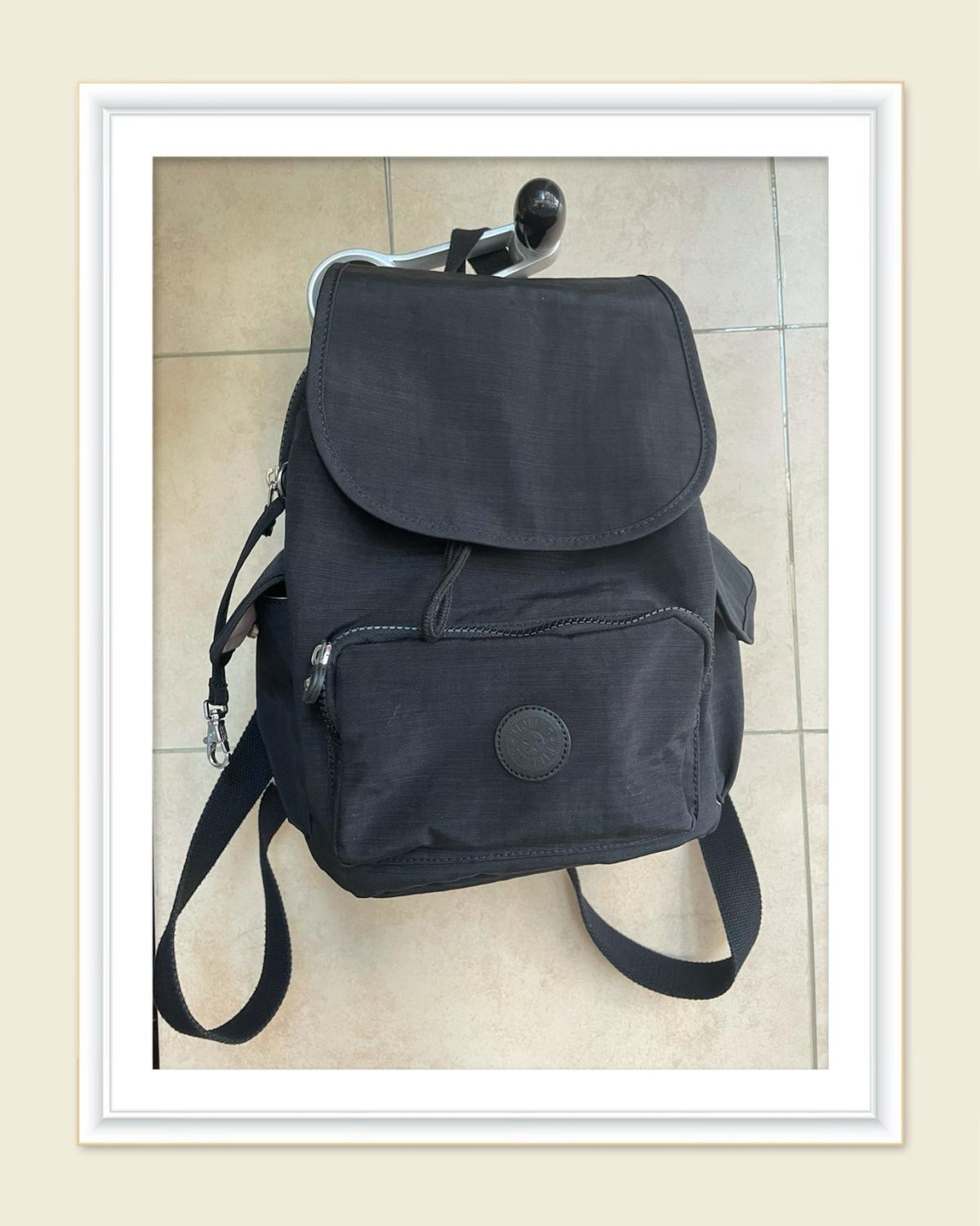 🔅购入渠道：奥莱 🔅购入价格：600➕ 🔅包包材质：尼