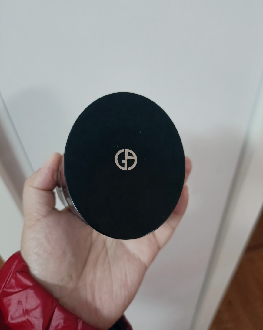 这段时间回老家了，把之前nd买的阿玛尼黑曜石面霜，用了20天