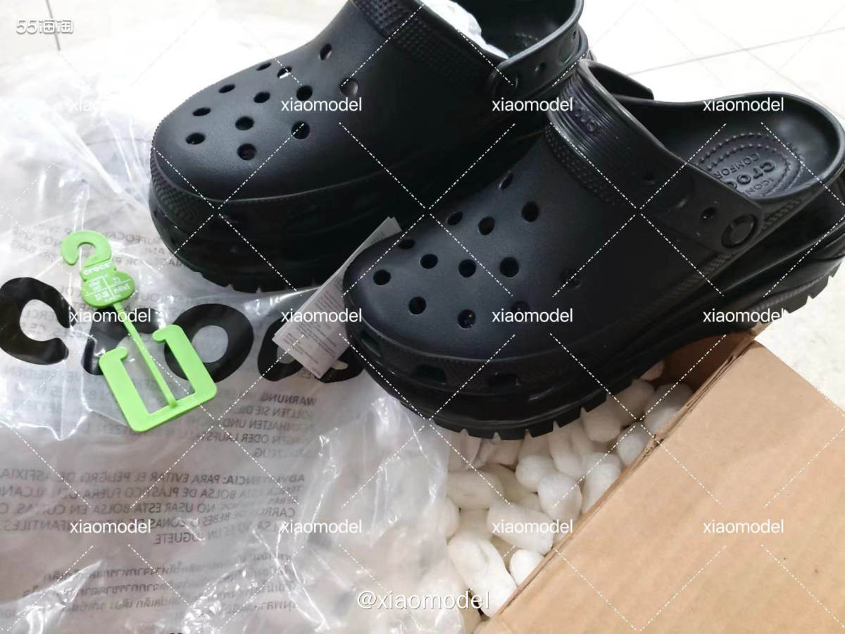 😀去年12月底时，美国Crocs官网有2双50刀的超好折扣