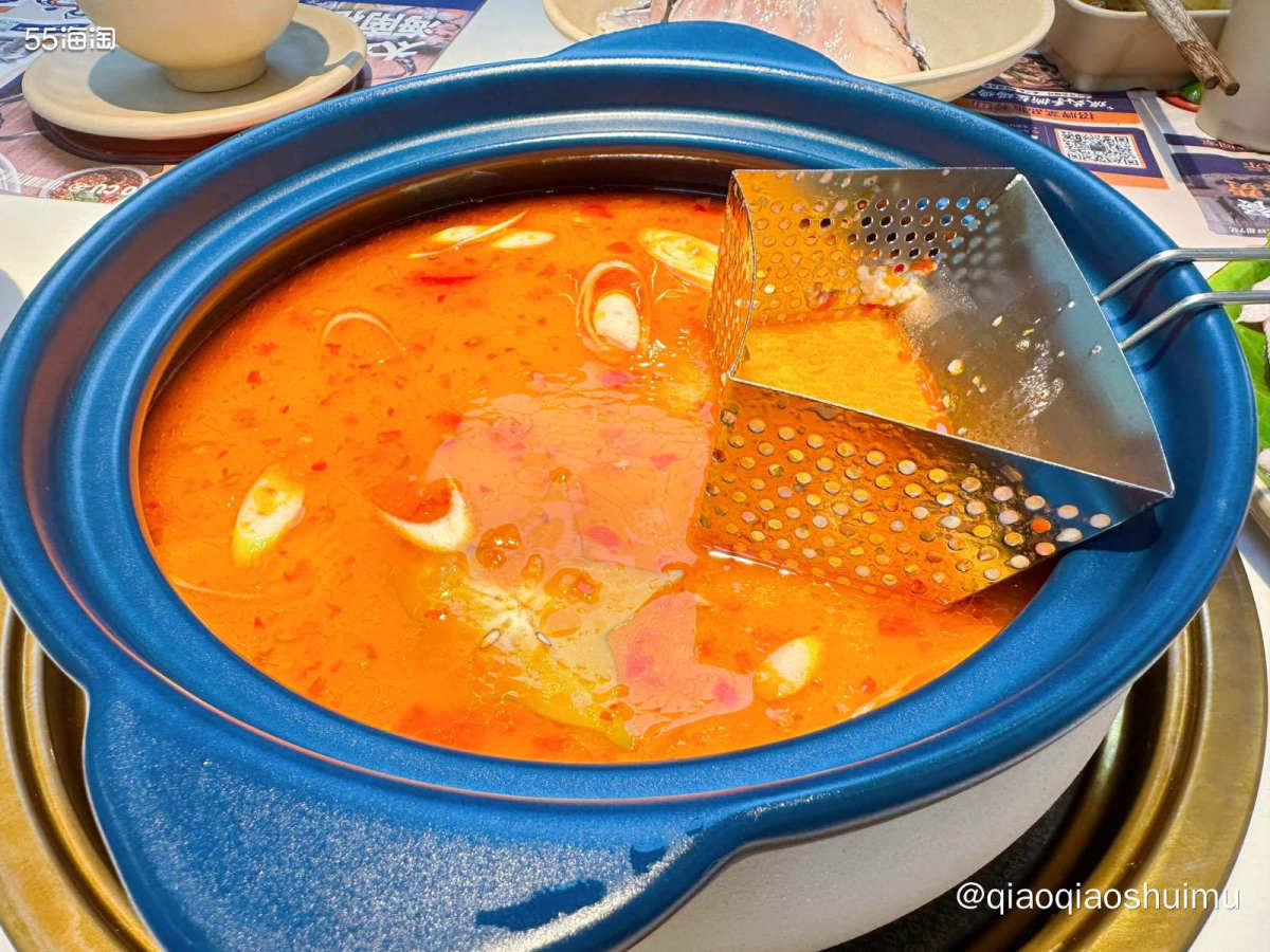 这家糟粕醋也是在陵水清水湾美食街，叫做太琼，感觉跟嗲嗲的椰子