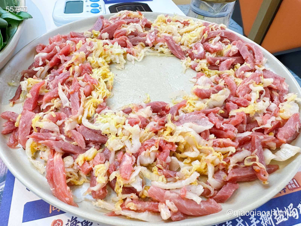 这家糟粕醋也是在陵水清水湾美食街，叫做太琼，感觉跟嗲嗲的椰子