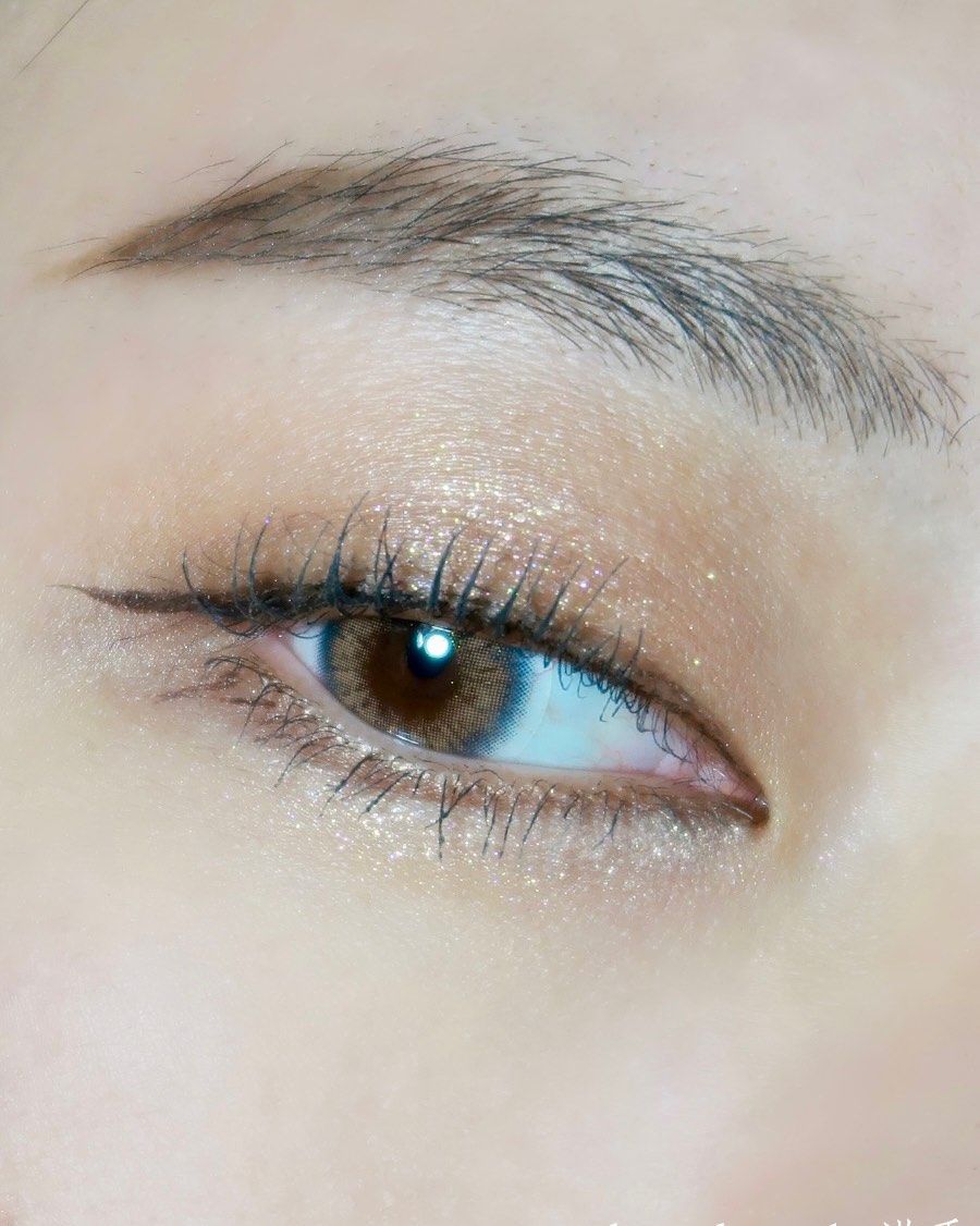 上个月参加了同事的婚礼 记录一下当时的眼妆 记得之前参加亲戚