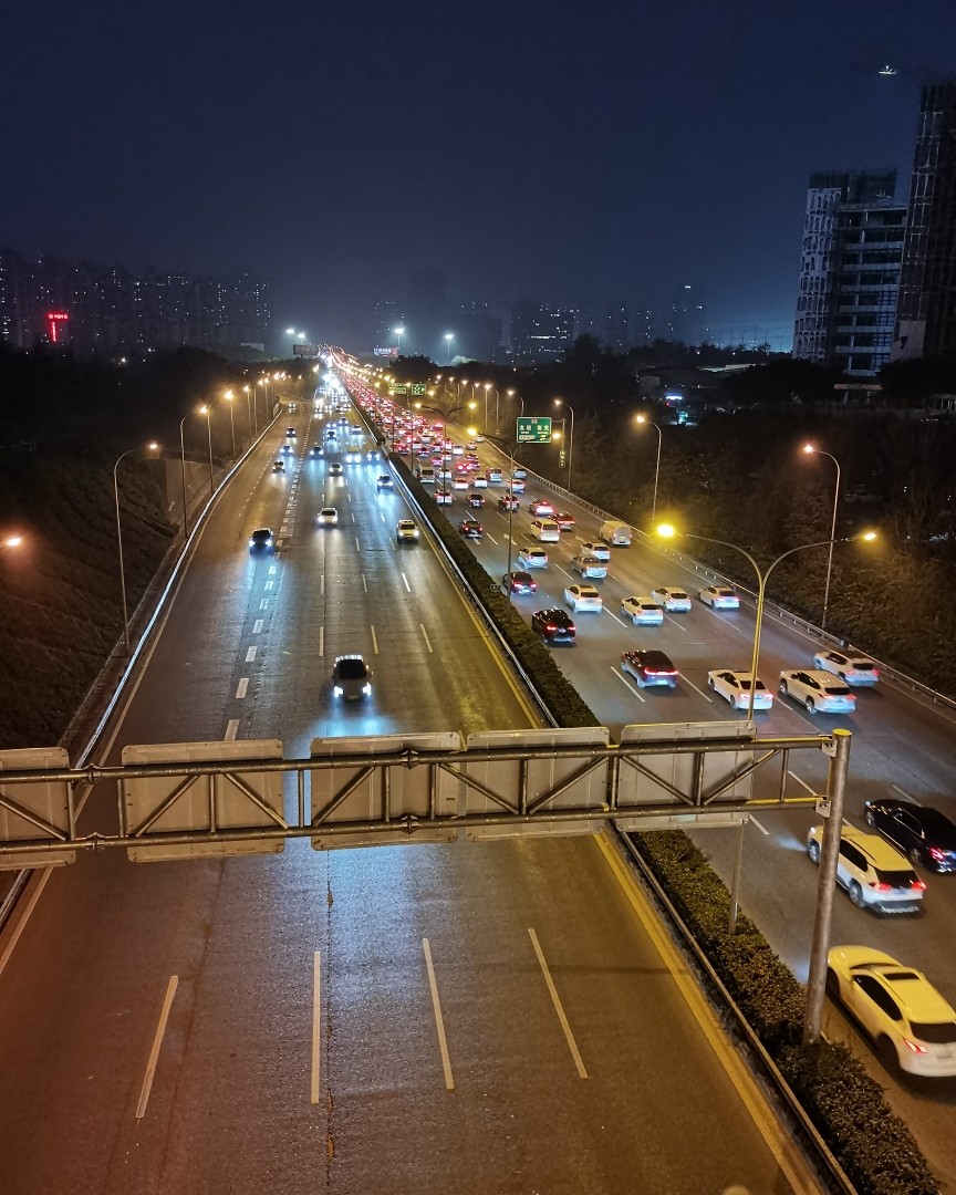 作为一名重庆人，团年饭那必须是火锅啊！虽然每天下班路上总会闻
