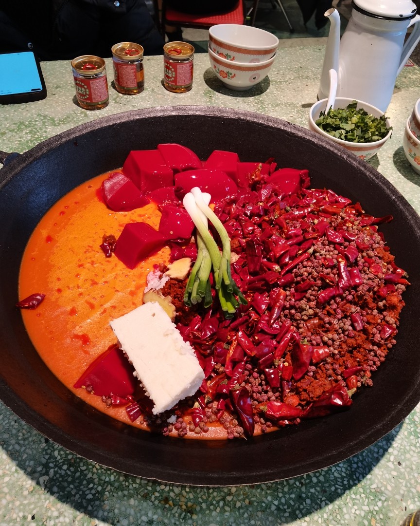 作为一名重庆人，团年饭那必须是火锅啊！虽然每天下班路上总会闻