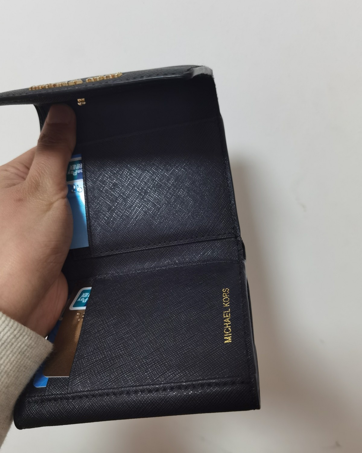 ✅品牌：MK  ✅渠道：店购入，一个姐妹当时给带来的，六百多