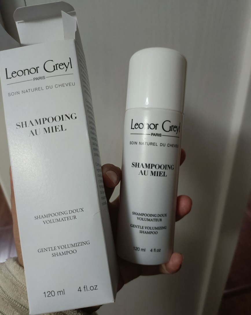 是我一个追踪的博主推荐的法国贵妇品牌，这个我之前就买了小样，