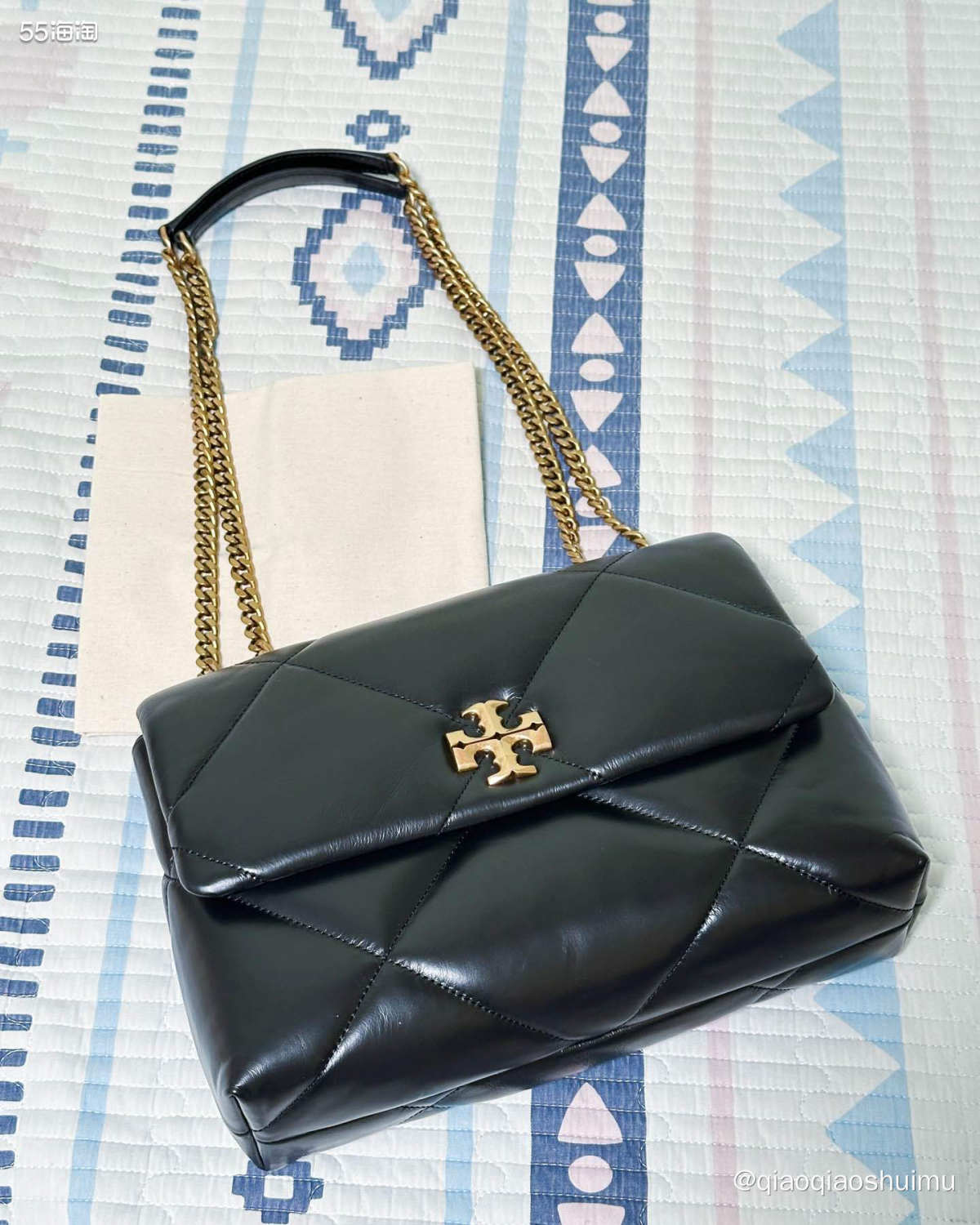 手头包包很多，但买这个包之前，大概有几个月都对包无动于衷。 