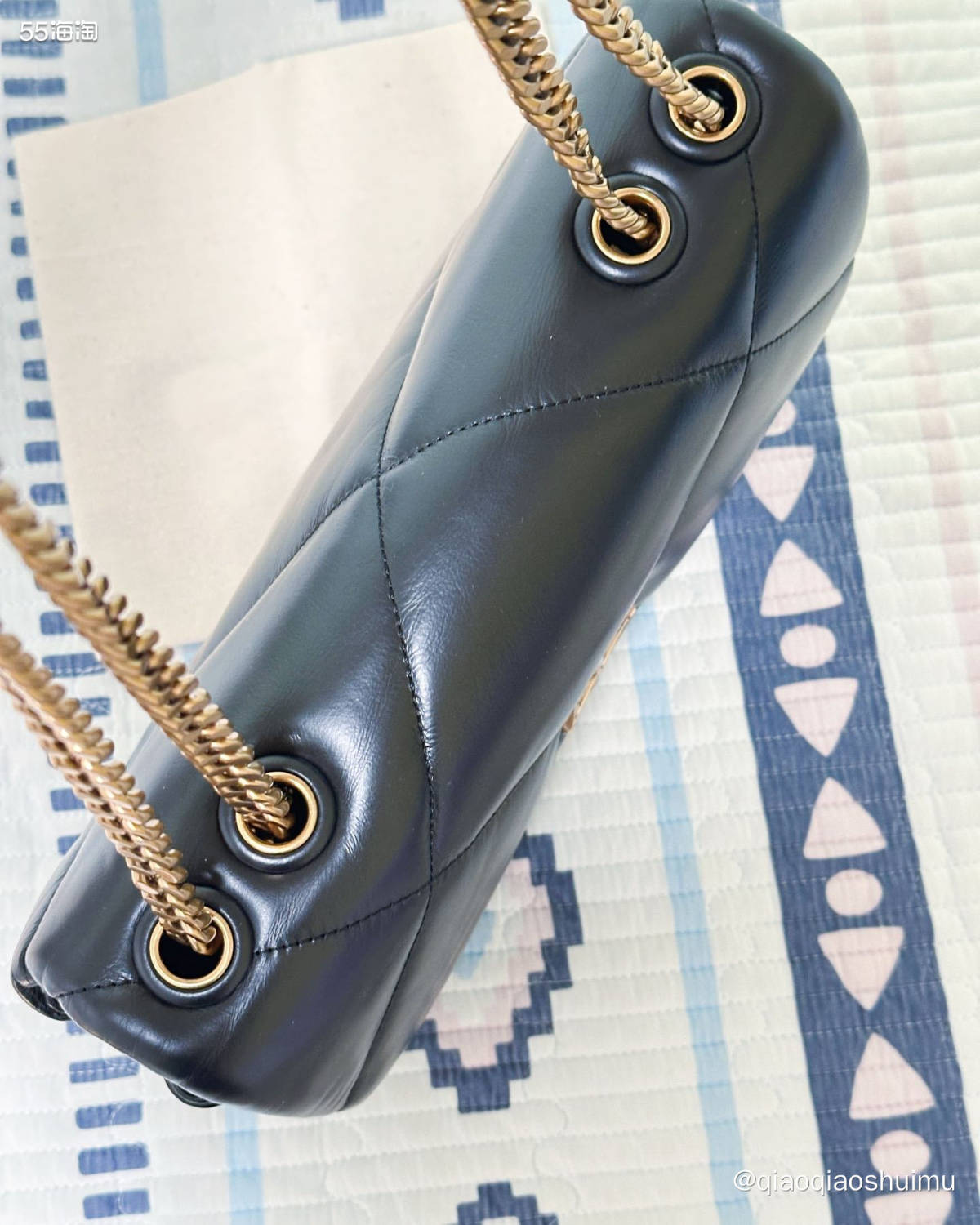 手头包包很多，但买这个包之前，大概有几个月都对包无动于衷。 