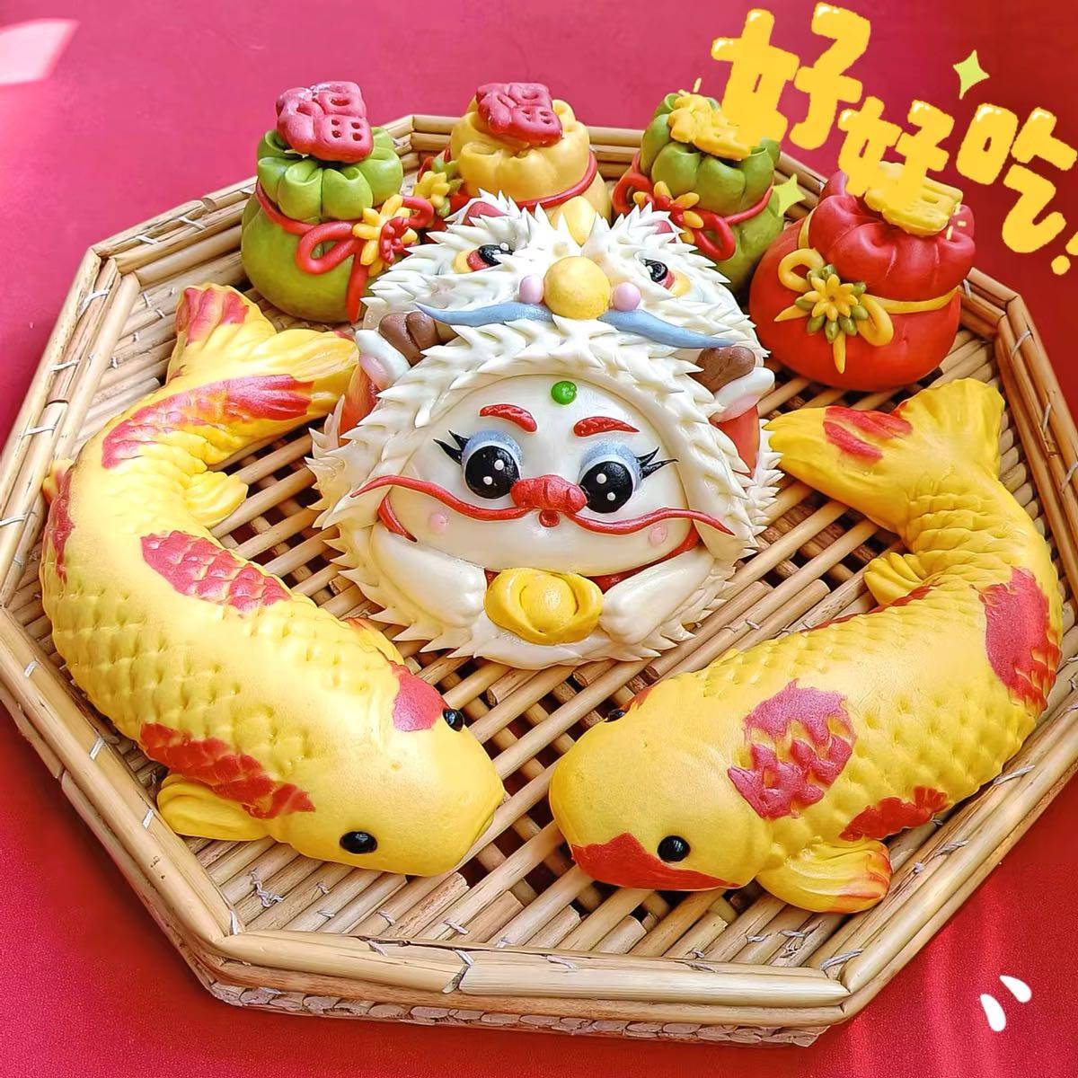 🐲近几年，我在年夜饭上都要备一道好彩头的菜—花馍，花馍是山
