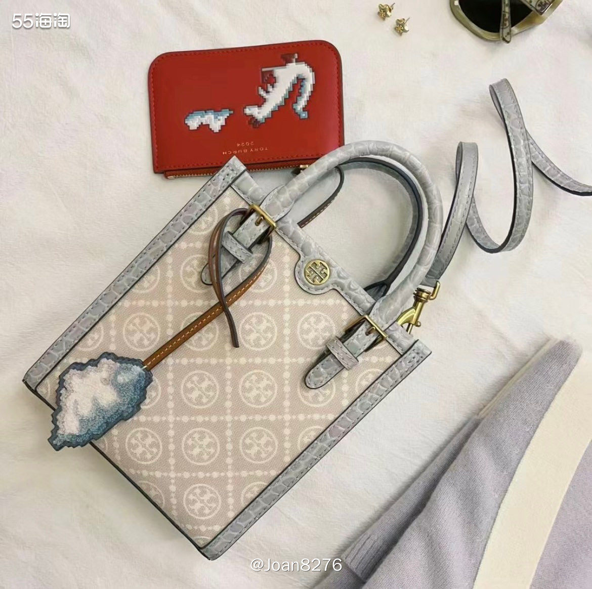 说到Tory Burch龙年限定包包，其实一开始是被挂饰吸引