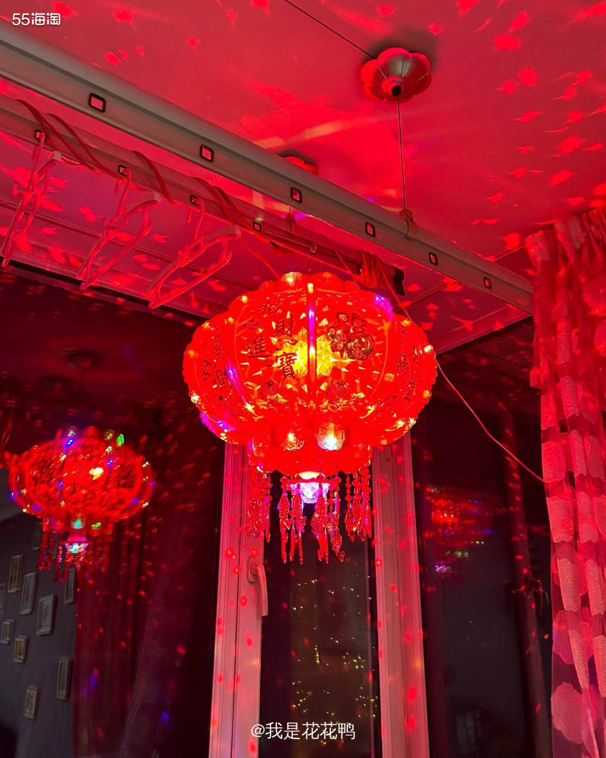 ❤️这个是在我婆婆家里的彩灯，都是挂在室内的，灯笼点的比较早