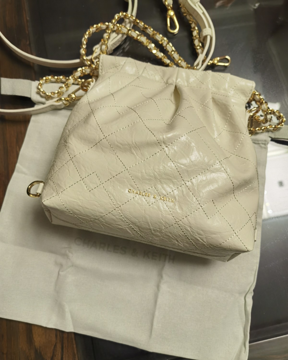 🌸包包品牌：charles keith 🌸购买渠道：嘉兴