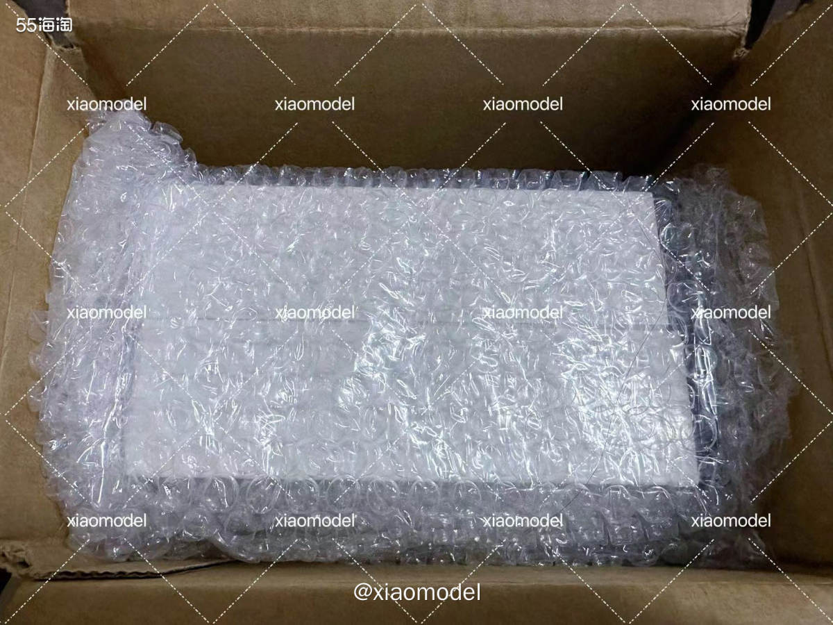 😀晒晒年前收到的转国的包裹，在ND买的香奈儿山茶花洗面奶！