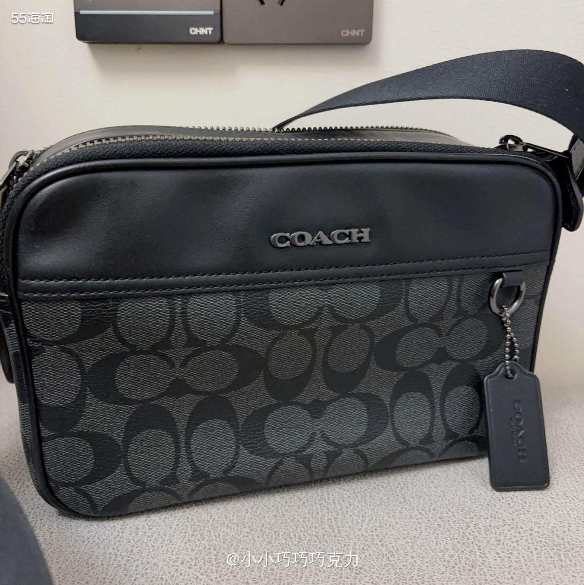 coach这个包包是我家先生的，之前一直用的运动腰包，后来想