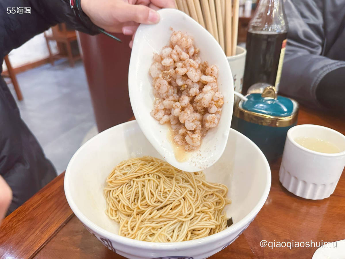 苏州只待了一天，早餐酒店吃的，午餐平江路吃小吃吃饱，晚上总得