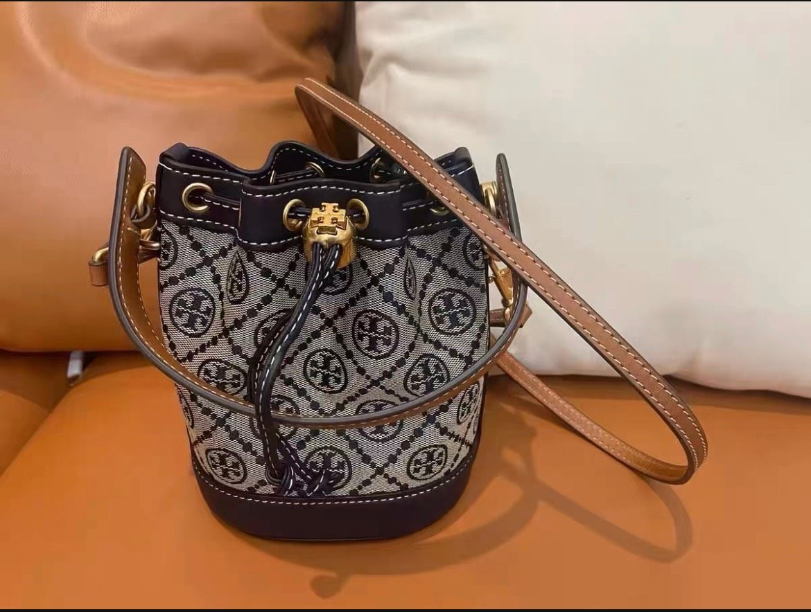 ❇️对于TB的包包，我真的是从最开始就很爱的。这款经典的Mo