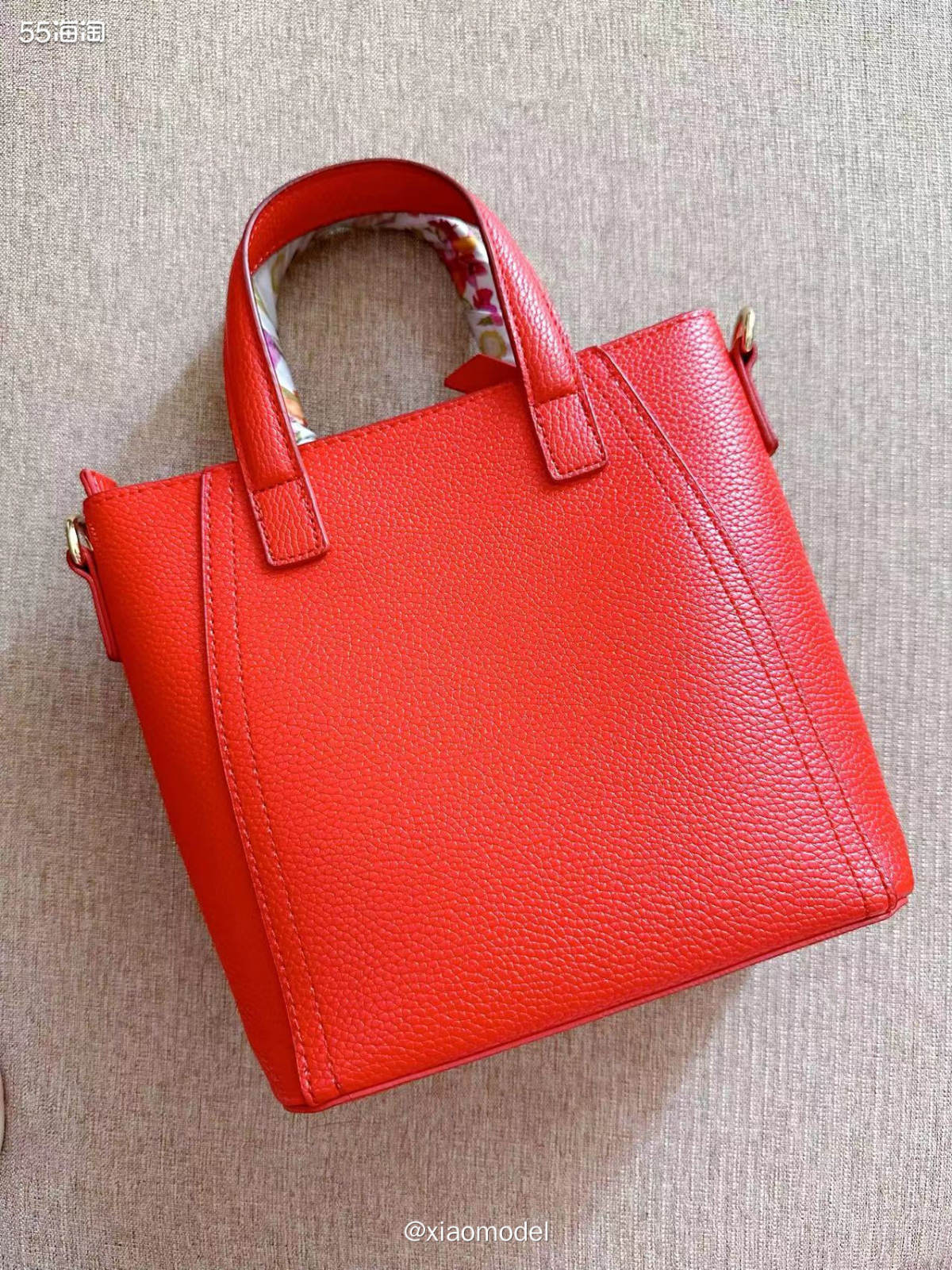 😀经常海淘买雅诗兰黛的人儿都晓得，它家每年都送好几波礼包，