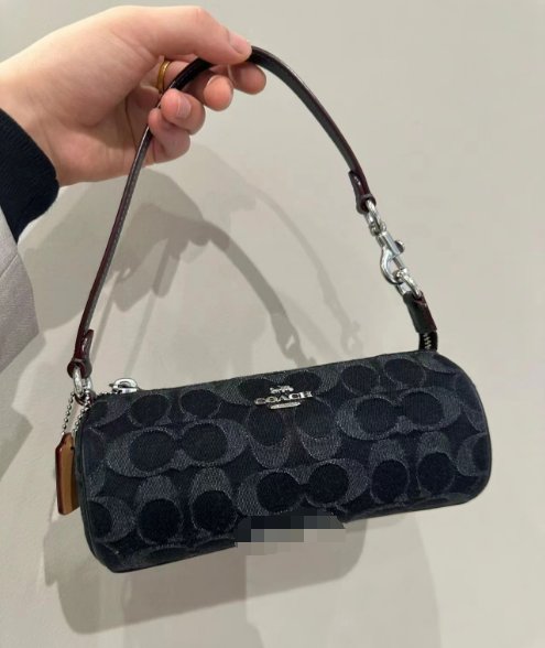😍coach奥莱官网 现在有新款丹宁，之前都是专柜的颜色，