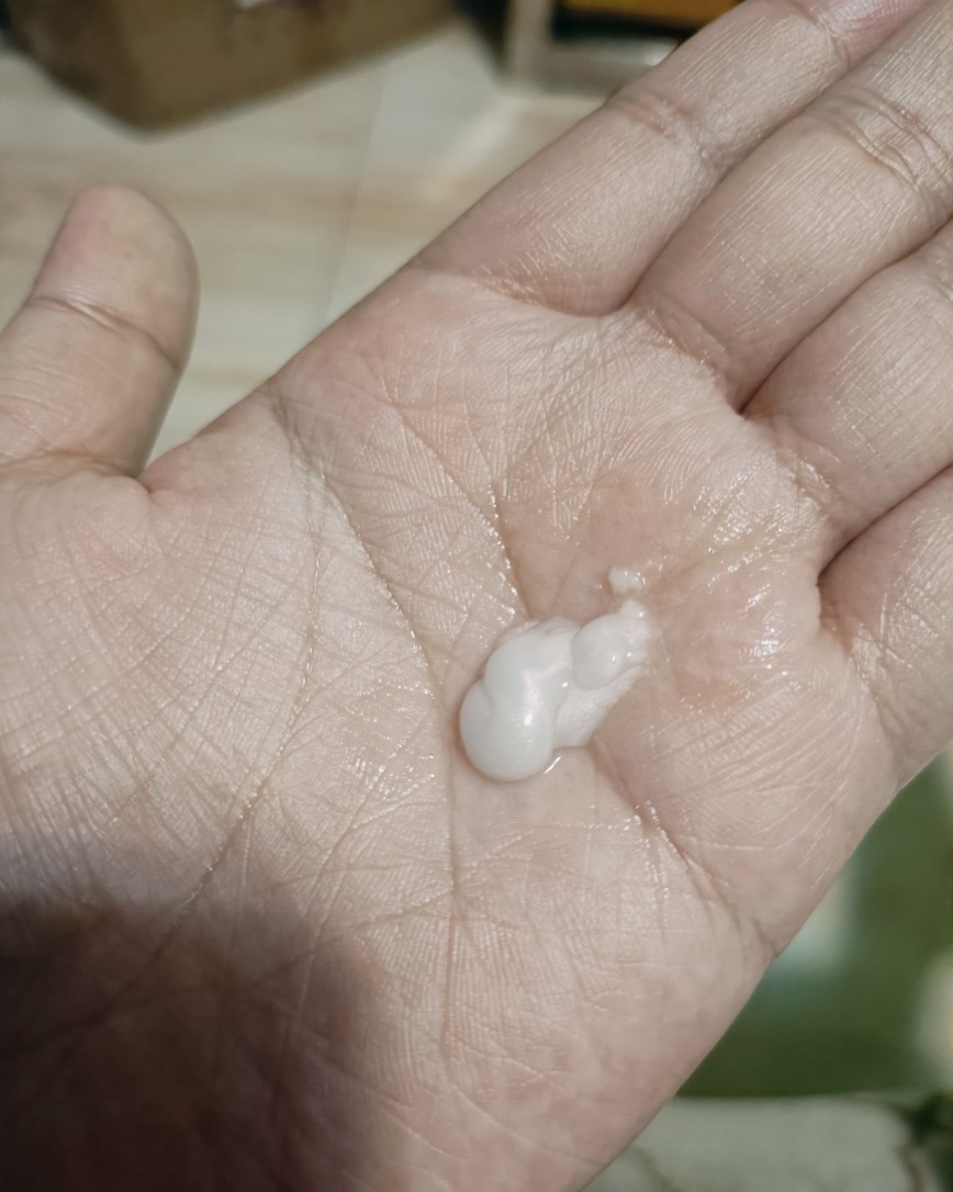 黑五的时候我买了revive，日期最不好的就是这款赠品的精华