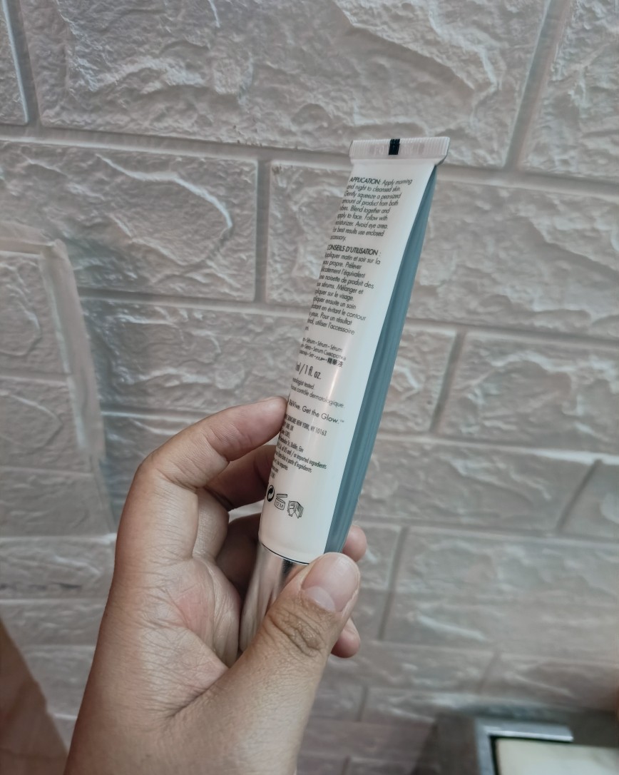 黑五的时候我买了revive，日期最不好的就是这款赠品的精华