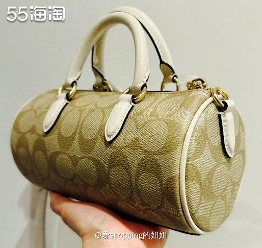 这款我买了2个，好评率最高的包，质感很好，看上去小，但是我想