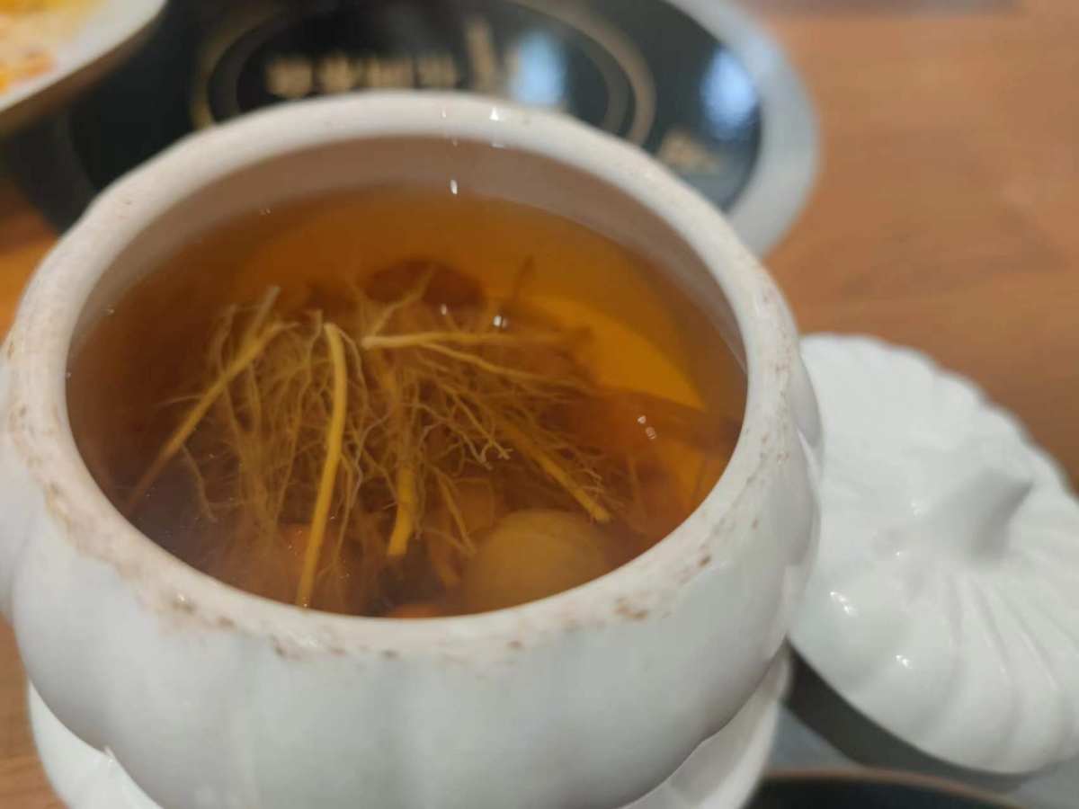 这个春节到元宵节前后，都是大鱼大肉，今天终于找到机会跟同事外
