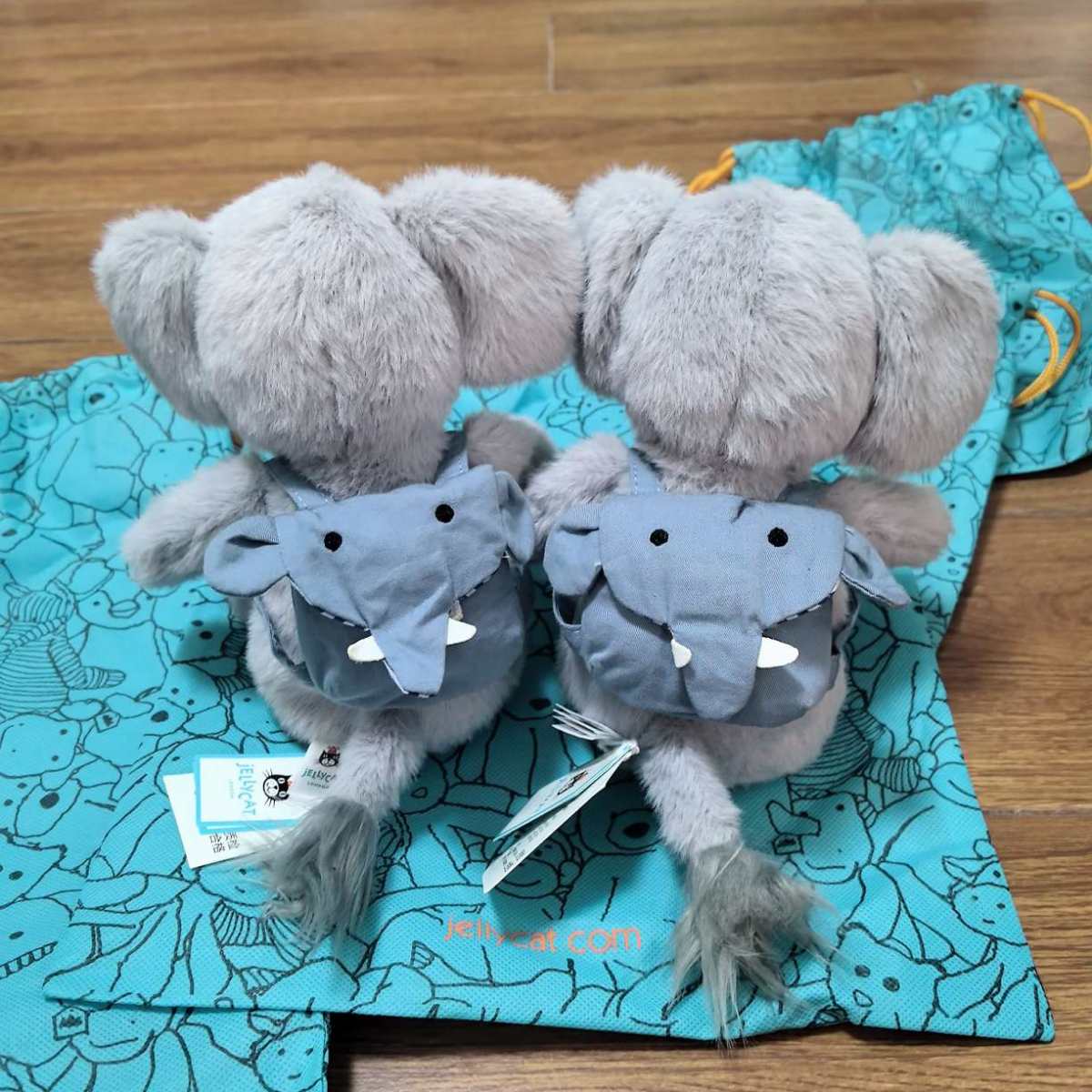 ☑开箱/价格  背包小象x2  279一只 小猪x2  23