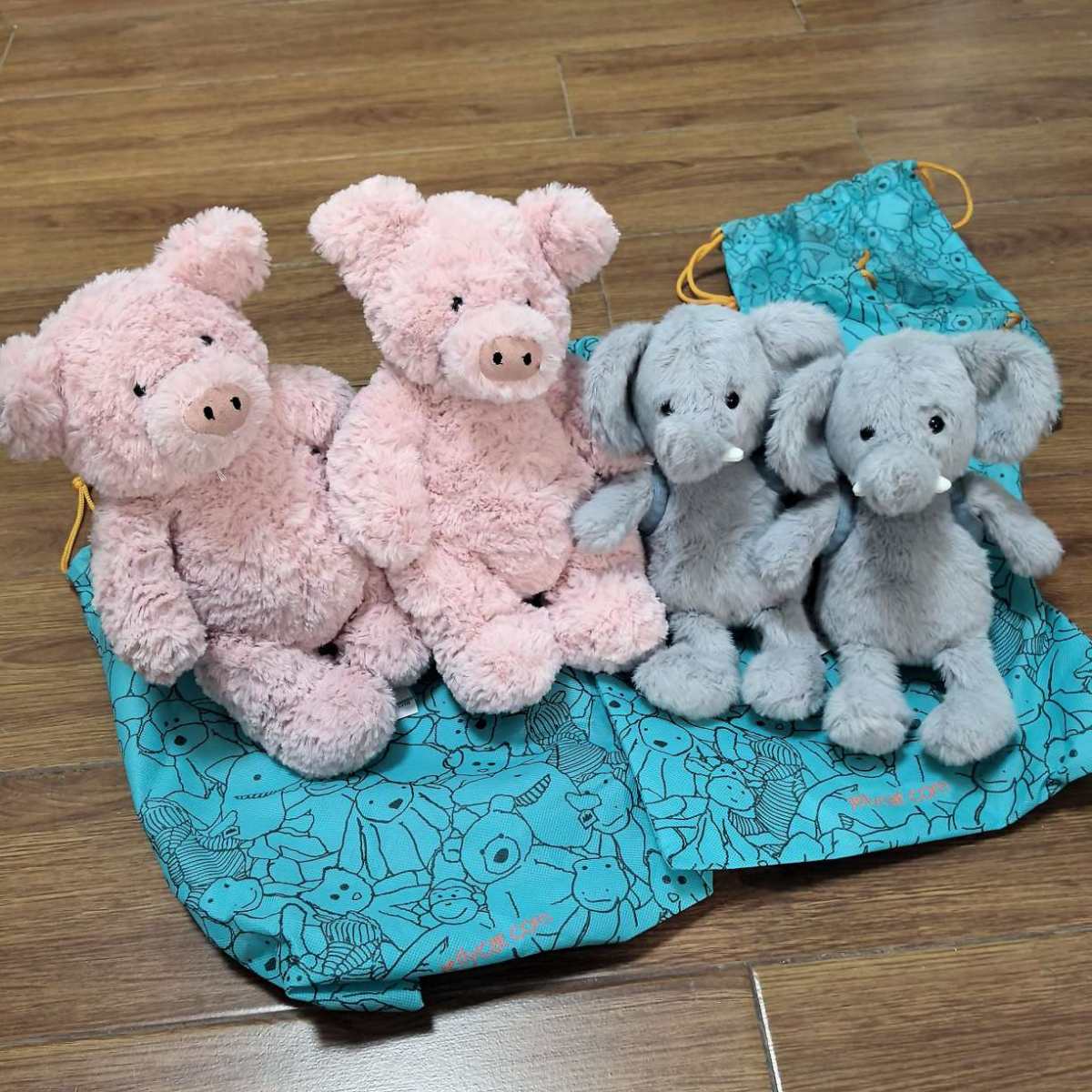 ☑开箱/价格  背包小象x2  279一只 小猪x2  23