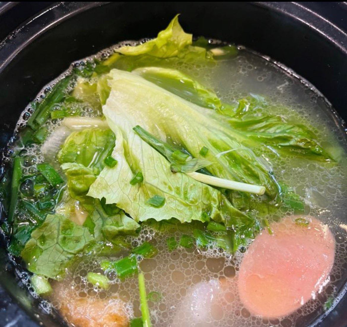 ❇️云南米线是一道美味可口的传统美食，以其细腻的口感和丰富的