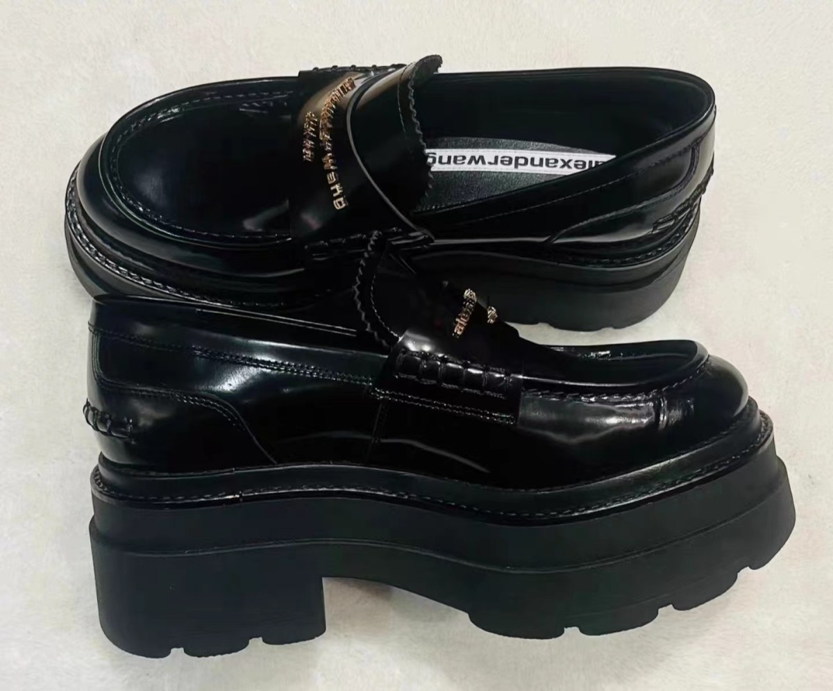 因为jennie带起来的芭蕾风穿搭，逛的时候买了这个亚历山大