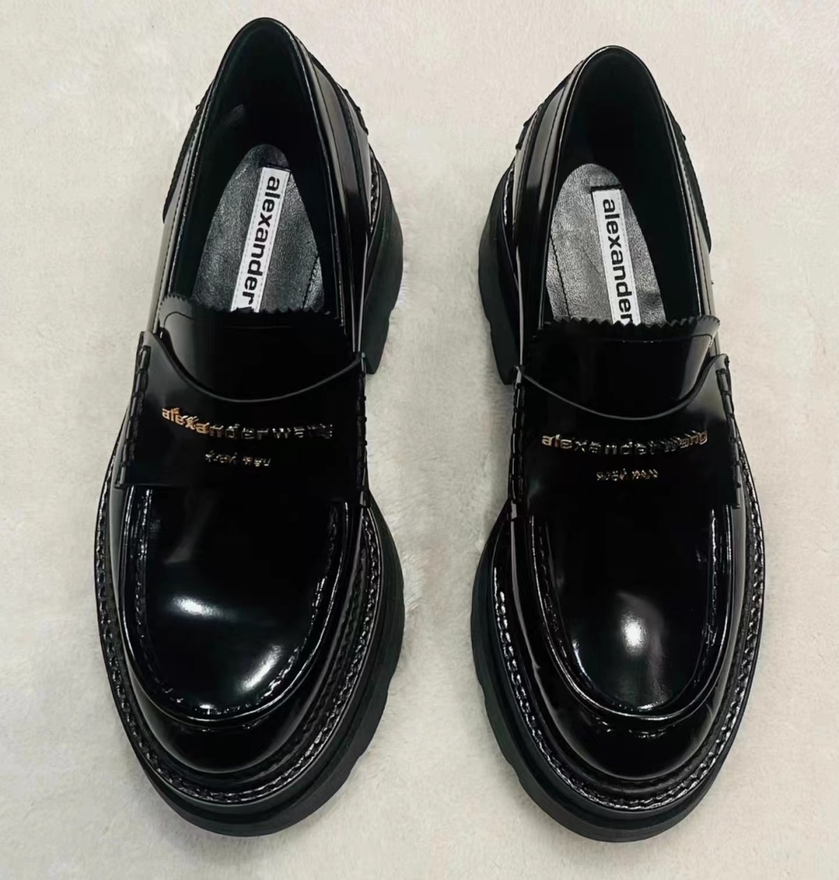 因为jennie带起来的芭蕾风穿搭，逛的时候买了这个亚历山大