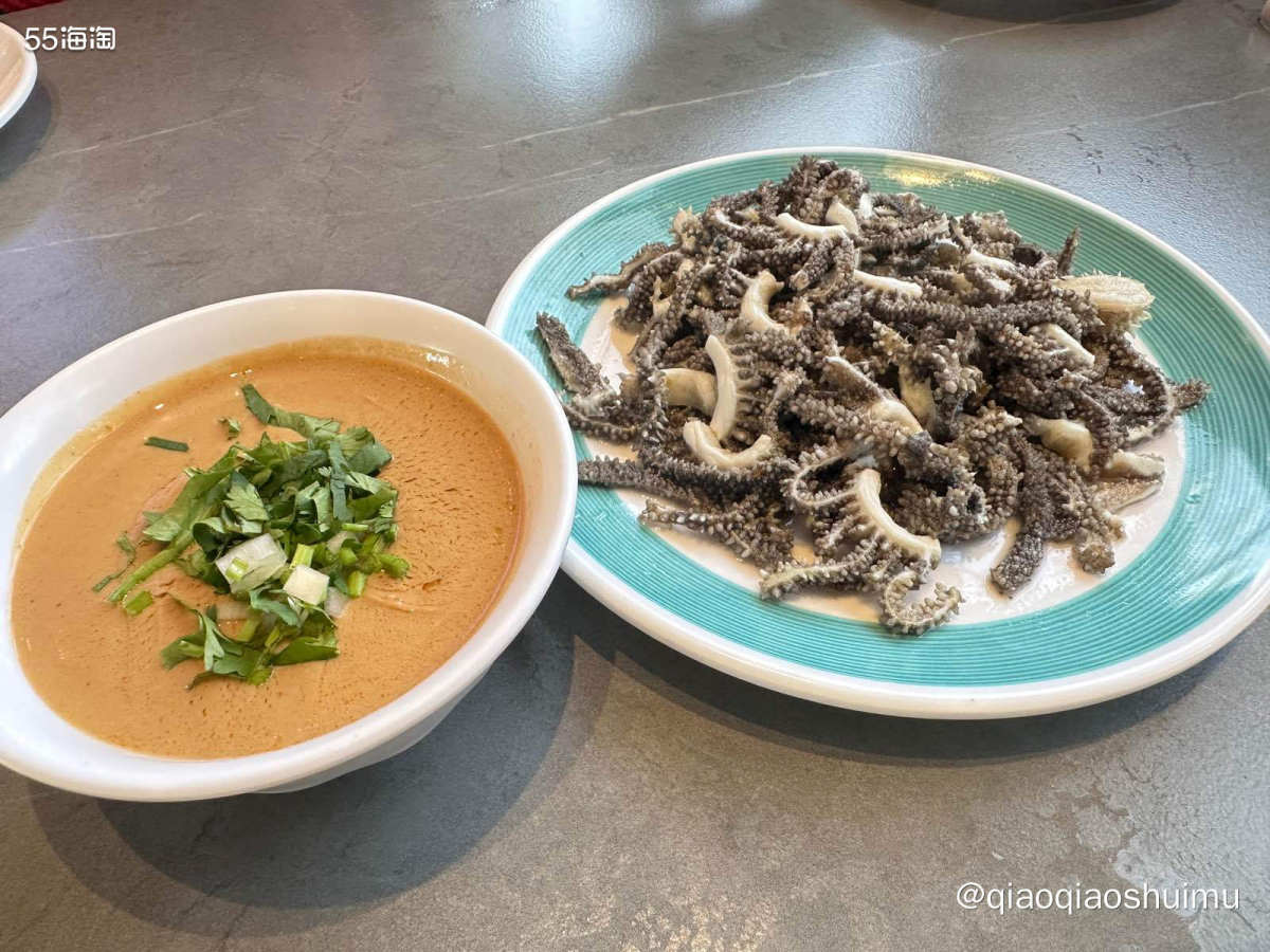 周末带娃遛公园，边上就有家鸦儿李。溜达完准备去吃饭时已经12