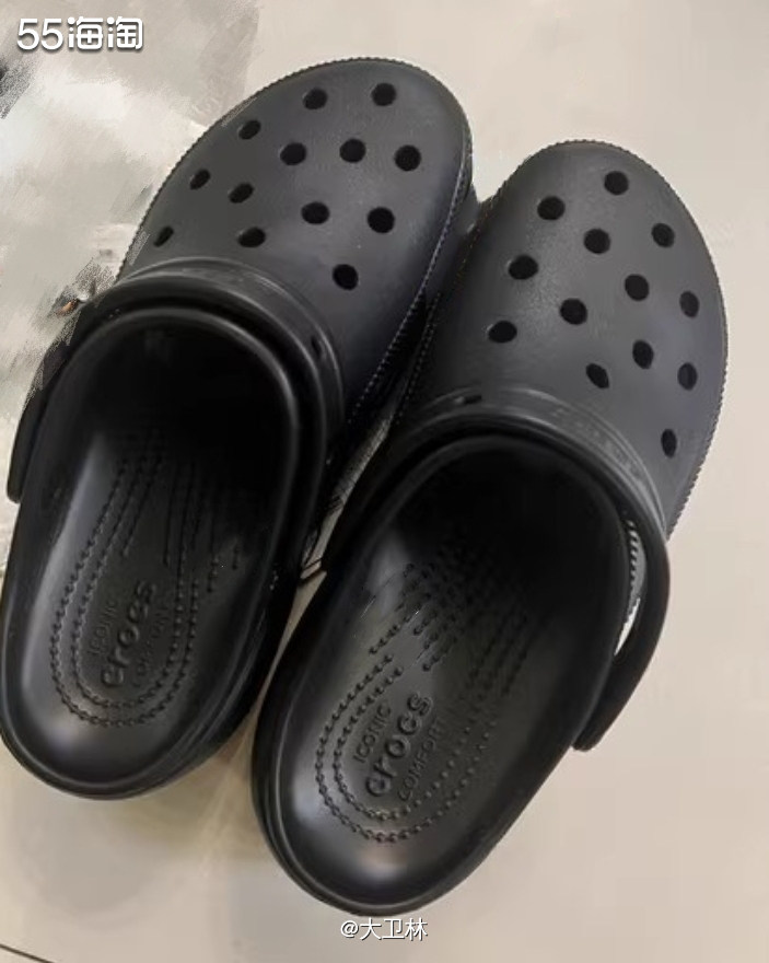 这个洞洞鞋是年前的时候下单的，那时crocs网站有50刀两双